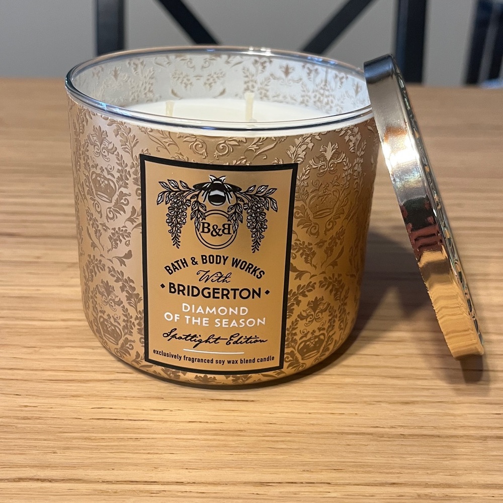 Bath & Body Works 3 Wick Candle. Bridgerton. Diamond Of The Season. - Picture 4 of 5